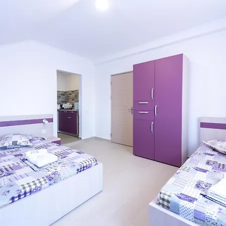 Vila Jun Guest house 3*