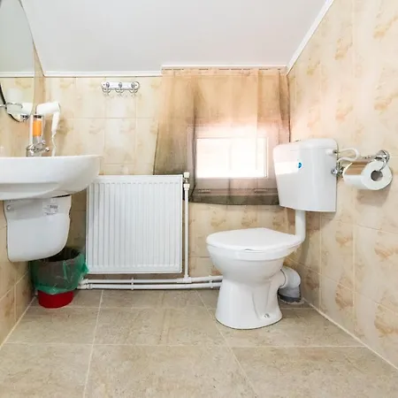 Vila Jun Guest house 3*