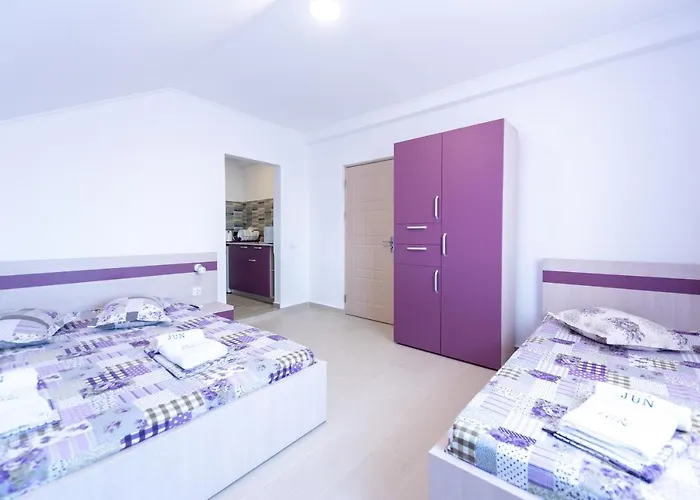 Vila Jun Pensionat 3*