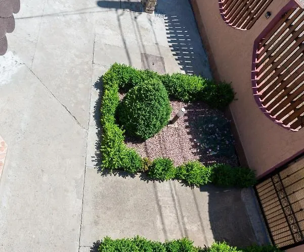 Vila Jun Guest house 3*